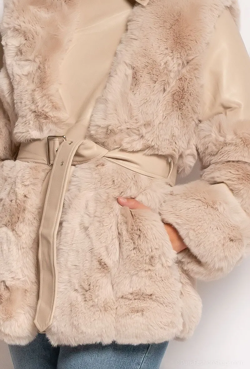 Bi-material coat in fur and fake leather