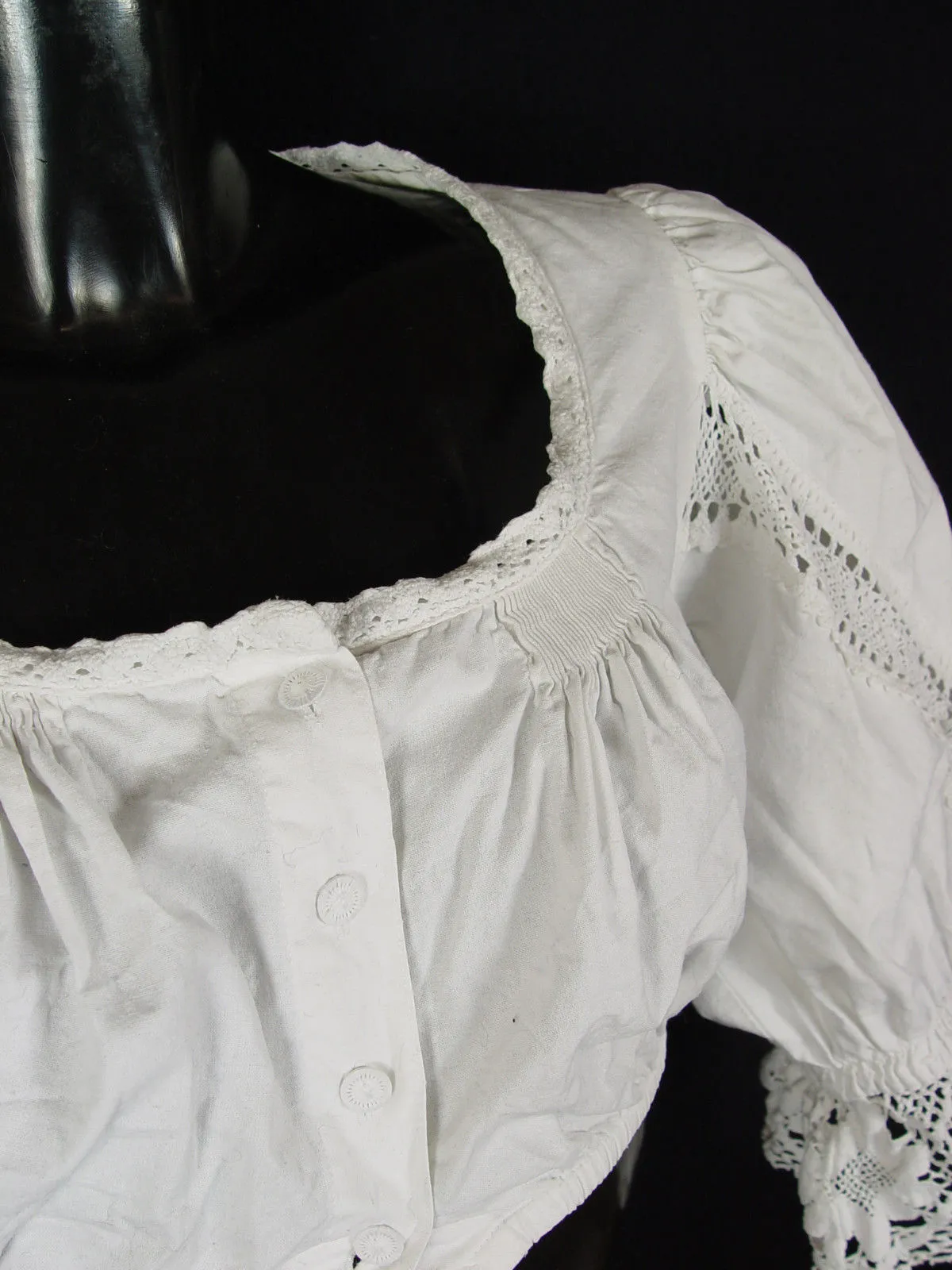Gr.34 Dirndlbluse  mit rundem Ausschnitt  Bluse für Dirndl Trachtenbluse B2887
