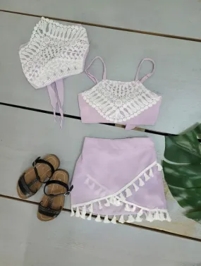 Mädchen-Top-Set mit Spitzendetails und Pompom-Fransen-Shorts, buntem Stirnband