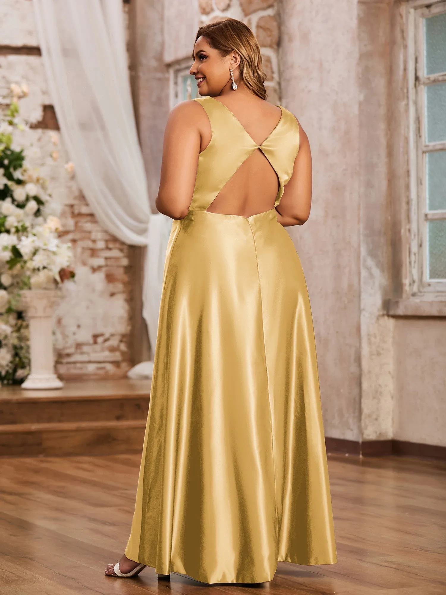 Offener Rücken Lang Satin Kleid mit V-Ausschnitt Gold
