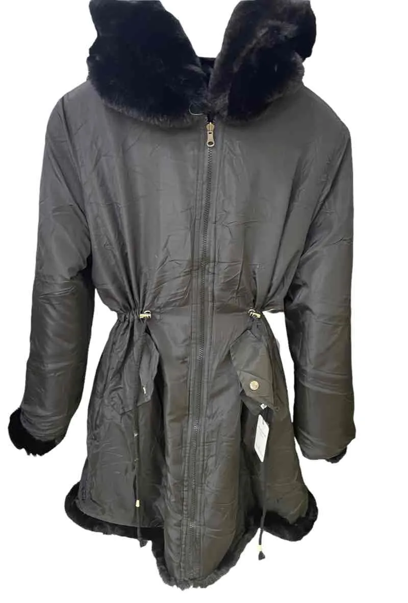 Reversible coat in synthetic fur