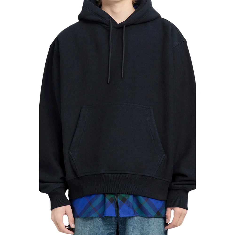 Schwarzer Oversized Hoodie mit Kängurutasche