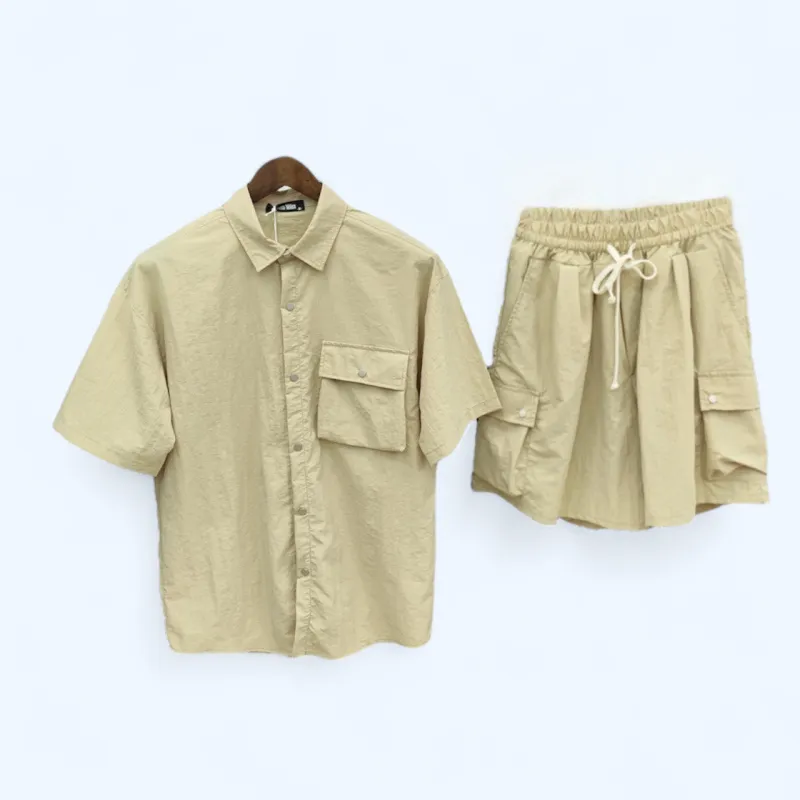 Set aus Cargo-Hemd und Shorts