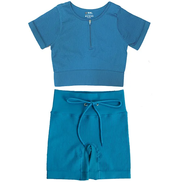 Sexy Sport-Set bestehend aus einem Crop Top mit Kurzen Ärmeln und Rundhalsausschnitt + Shorts