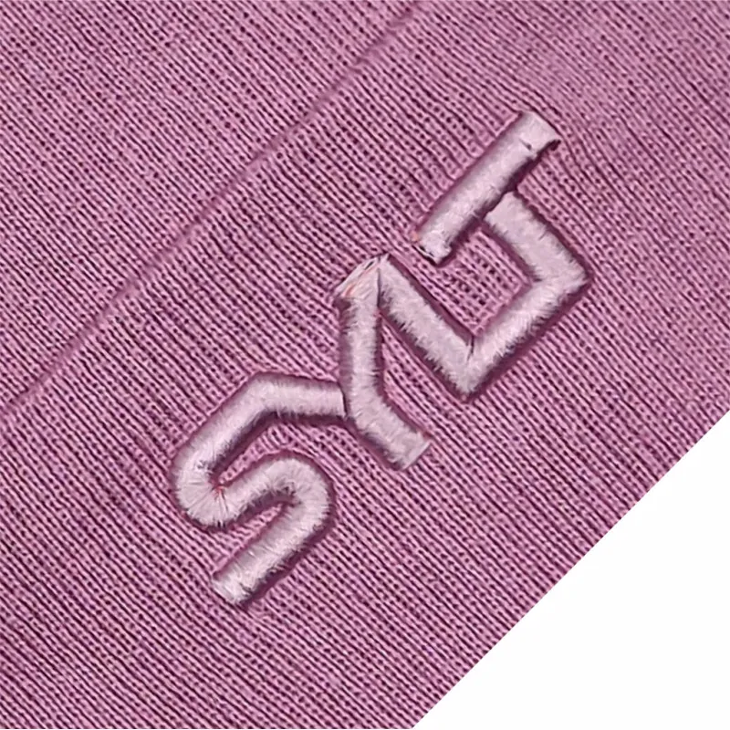 Sylt-Life Mütze in Violett mit 3D Schriftzug – Sylt Brands Fashion Beanie